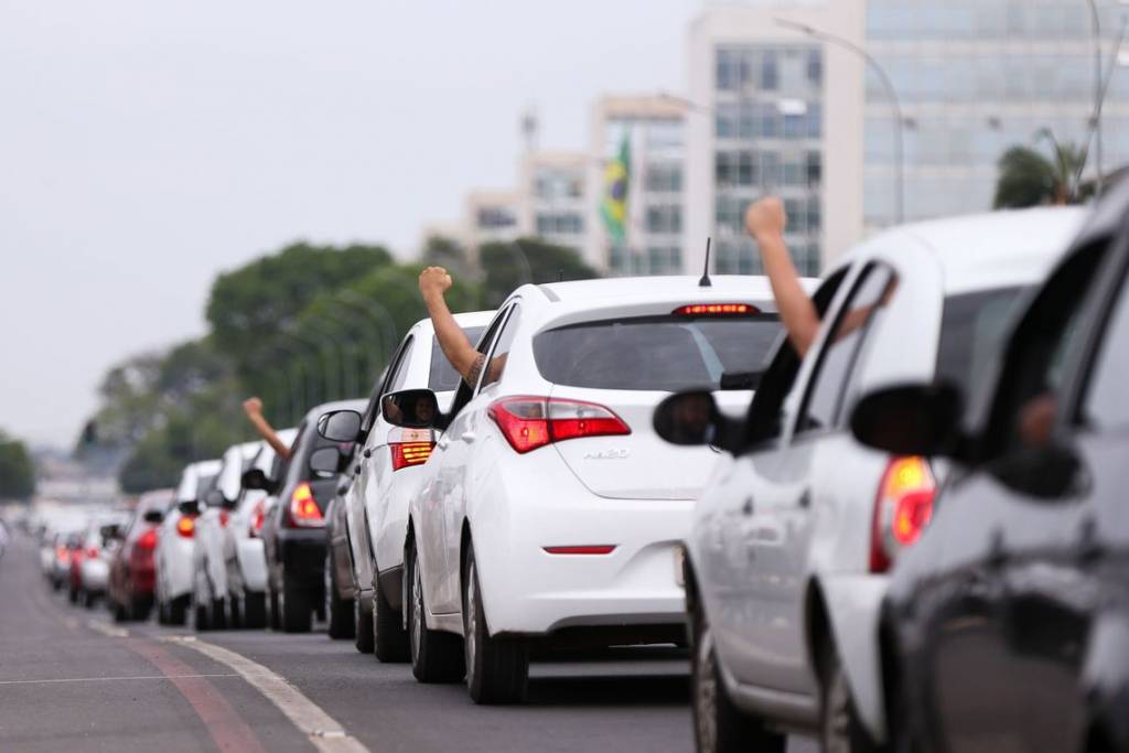 Greve de motoristas da Uber denuncia a precarização do trabalho no Brasil