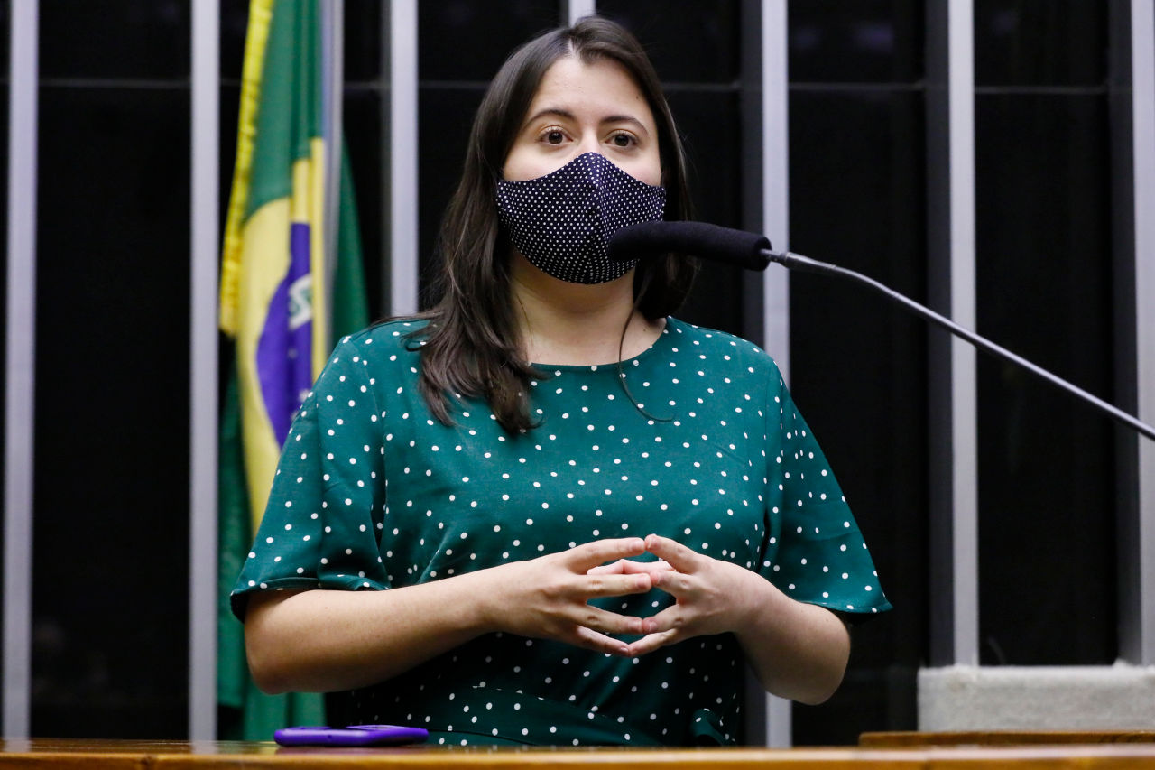 Sâmia Bomfim pede que Paulo Guedes explique fechamento de unidades do Banco do Brasil