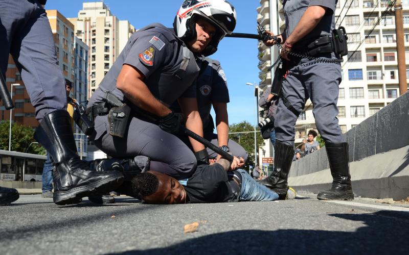 PSOL quer lei para barrar violência policial em manifestações