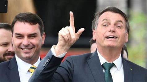 PSOL aciona PGR após gravações que mostram envolvimento de Bolsonaro no esquema da “rachadinha”
