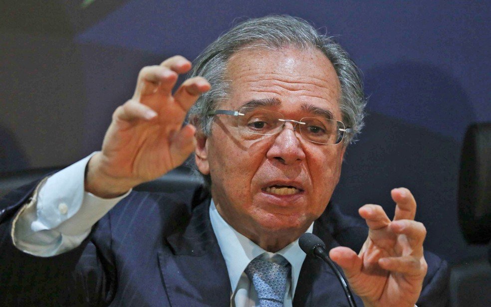 PSOL pede explicações ao ministro Paulo Guedes sobre fila do Bolsa Família