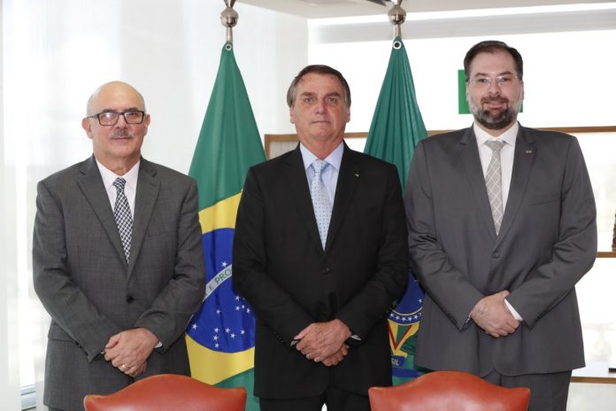 Deputada Sâmia Bomfim e bancada do PSOL protocolam representação à Procuradoria pedindo punição judicial para Bolsonaro, Milton Ribeiro e Danilo Dupas