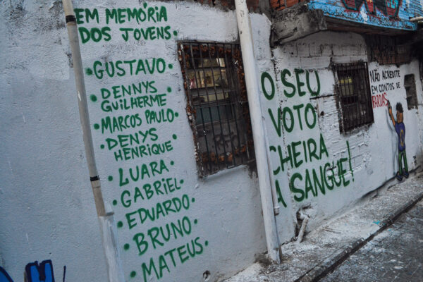 Sâmia apresenta projeto para homenagear vítimas de violência de Estado nas periferias