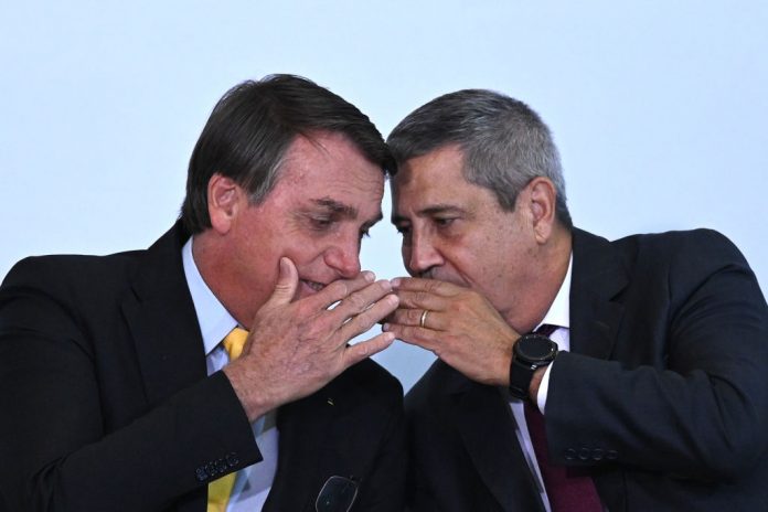 PSOL aciona MPF contra Bolsonaro e Braga Netto por nota da Defesa celebrando o golpe militar