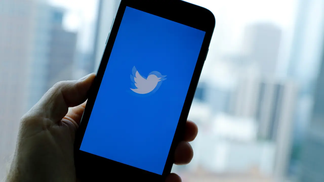 Sâmia aciona Secretaria Nacional do Consumidor contra Twitter e Spotify