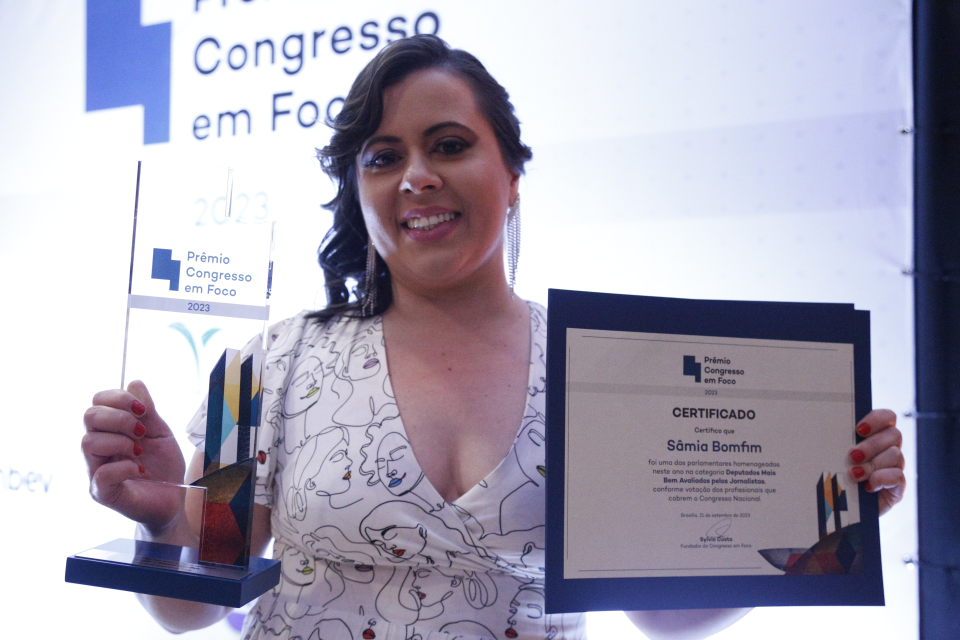 Sâmia Bomfim é a grande vencedora do Prêmio Congresso em Foco 2023